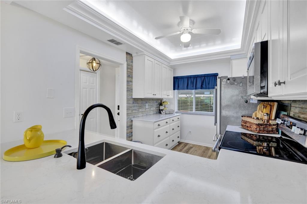 GOLFVIEW GOLF & RACQUET CLUB - Residential