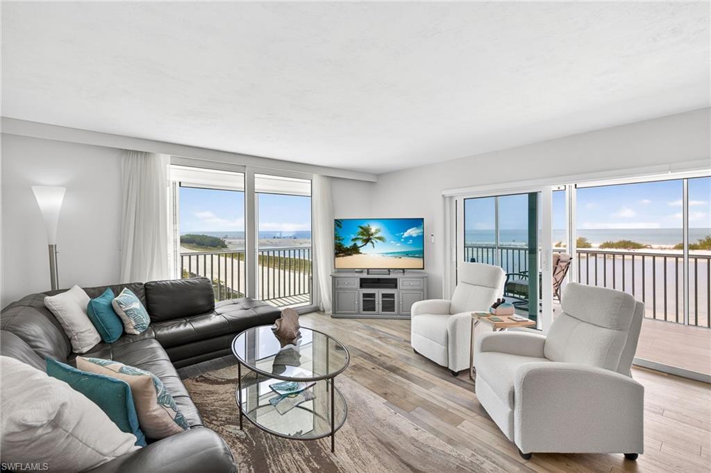 ISLAND REEF CLUB - Residential