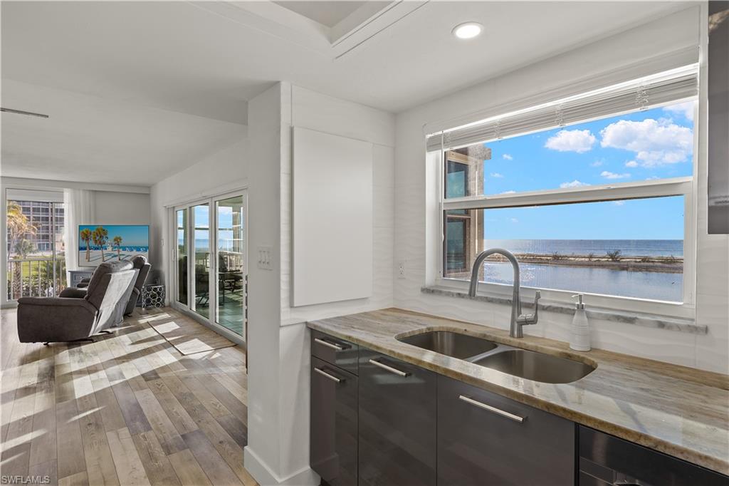 ISLAND REEF CLUB - Residential