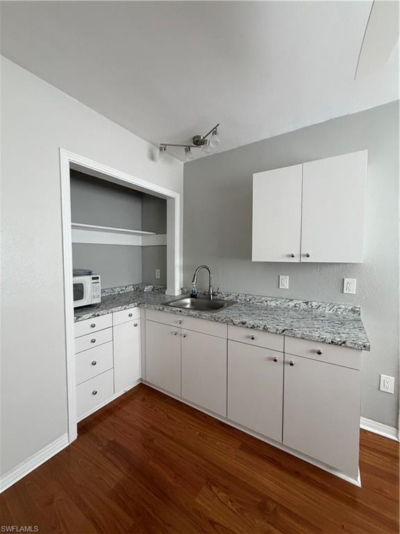 SAN CARLOS PARK - Residential