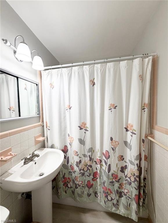 SAN CARLOS PARK - Residential