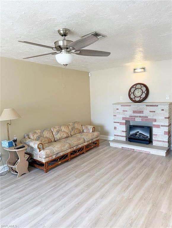 SAN CARLOS PARK - Residential