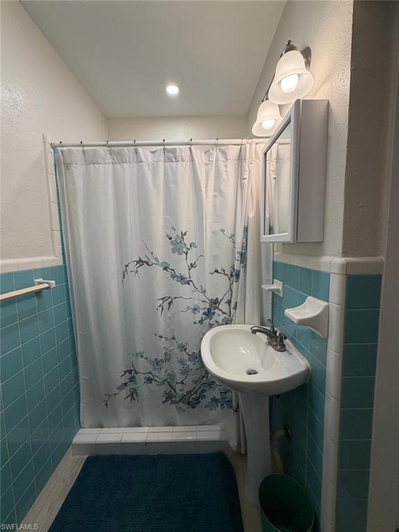 SAN CARLOS PARK - Residential