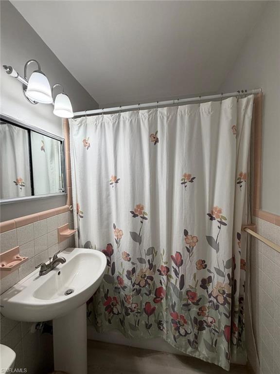 SAN CARLOS PARK - Residential