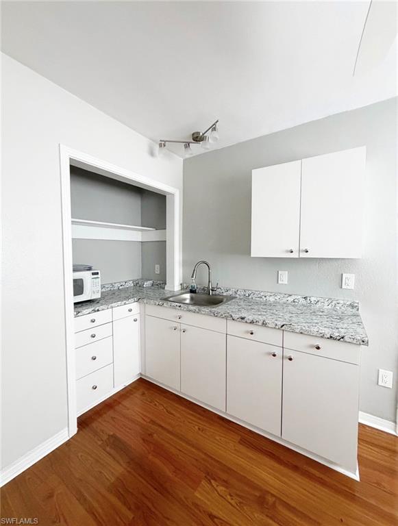 SAN CARLOS PARK - Residential