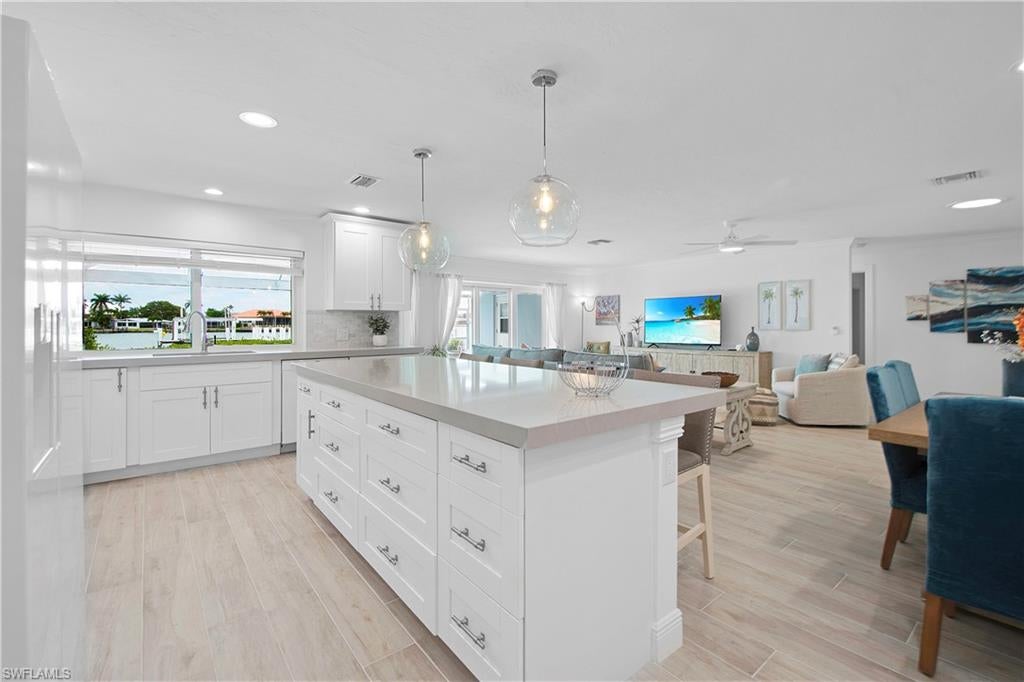 19 Pelican St E, Naples, FL, 34113, USA, 3 Bedrooms Bedrooms, ,2 BathroomsBathrooms,Residential,Active,19 Pelican St E,225066042