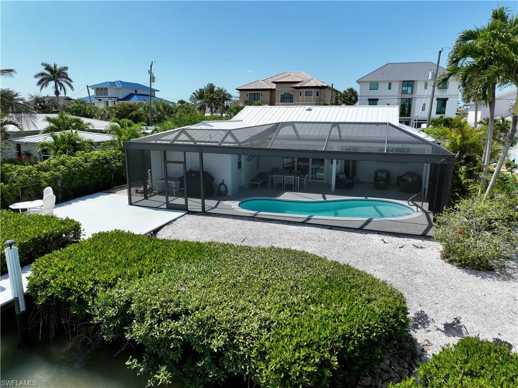 19 Pelican ST E