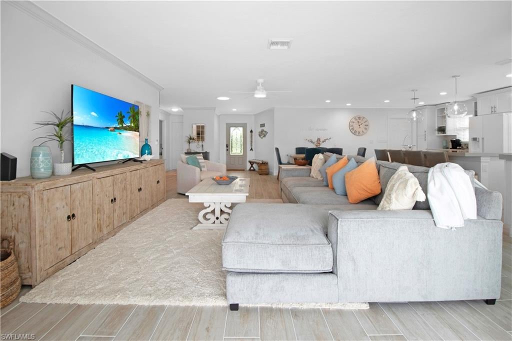 19 Pelican St E, Naples, FL, 34113, USA, 3 Bedrooms Bedrooms, ,2 BathroomsBathrooms,Residential,Active,19 Pelican St E,225066042