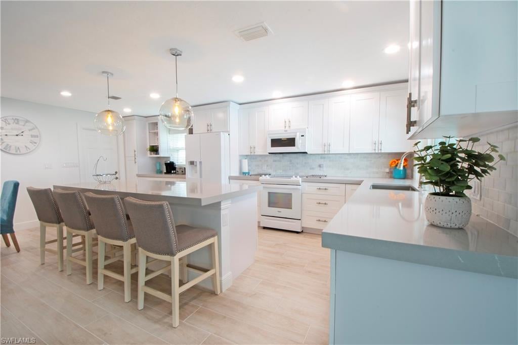 19 Pelican St E, Naples, FL, 34113, USA, 3 Bedrooms Bedrooms, ,2 BathroomsBathrooms,Residential,Active,19 Pelican St E,225066042