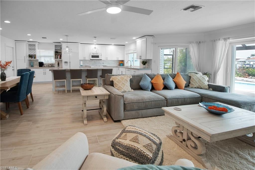 19 Pelican St E, Naples, FL, 34113, USA, 3 Bedrooms Bedrooms, ,2 BathroomsBathrooms,Residential,Active,19 Pelican St E,225066042