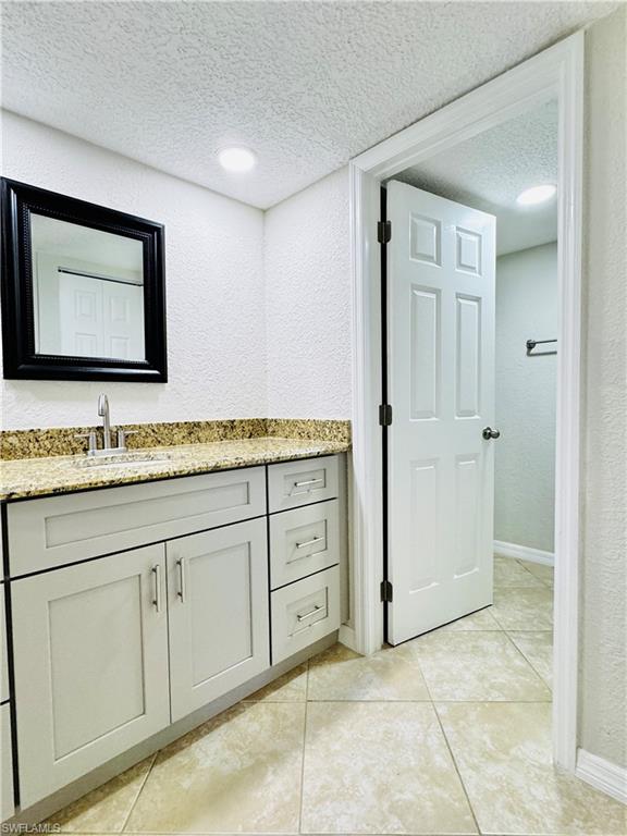 VILLAGE OF CEDARBEND - Residential Lease