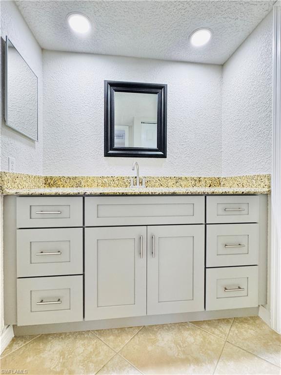 VILLAGE OF CEDARBEND - Residential Lease