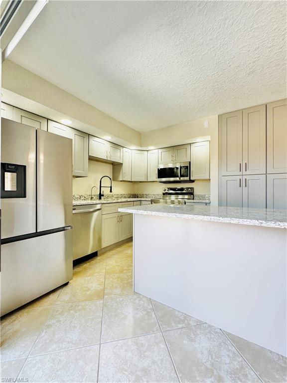 VILLAGE OF CEDARBEND - Residential Lease