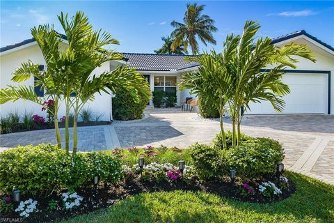 Photo of 1380 Dolphin RD, NAPLES, FL 34102 (MLS # 223091767)