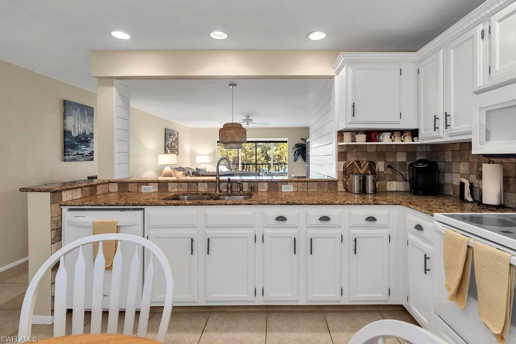 FOX HOLLOW - Residential