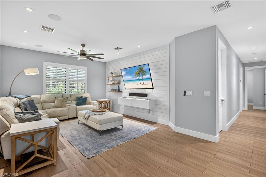 LOGAN WOODS - Residential