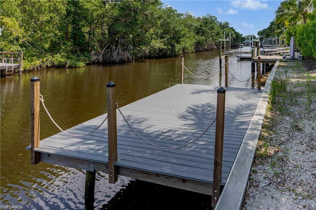 NAPLES MOTORCOACH RESORT - Land