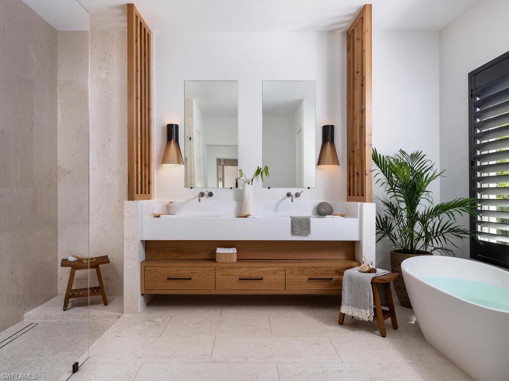 SABRE CAY - Residential