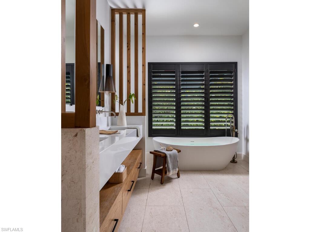 SABRE CAY - Residential