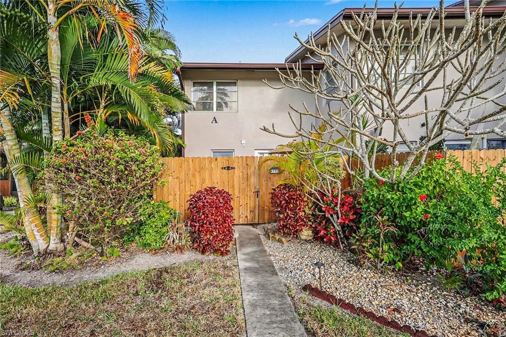 PALM CREST VILLAS - Residential