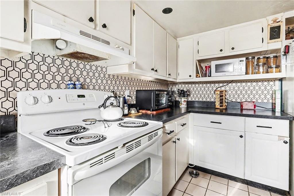 PALM CREST VILLAS - Residential