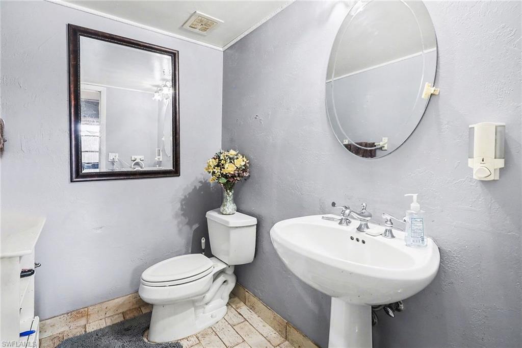 PALM CREST VILLAS - Residential