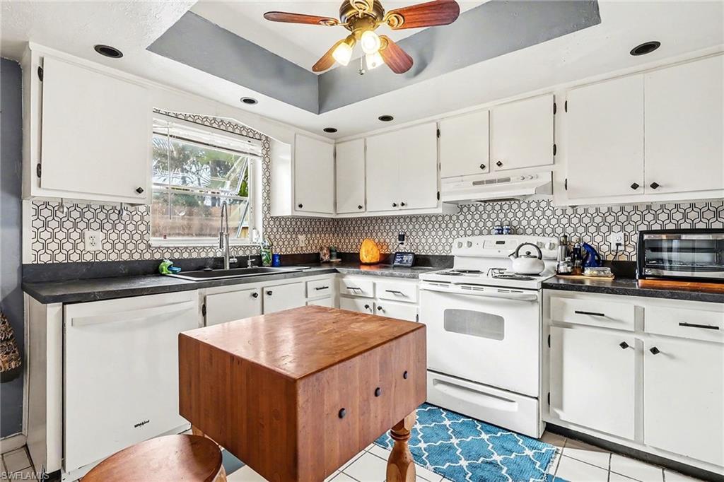 PALM CREST VILLAS - Residential