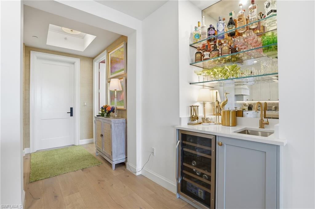 ELEVEN ELEVEN CENTRAL - Residential