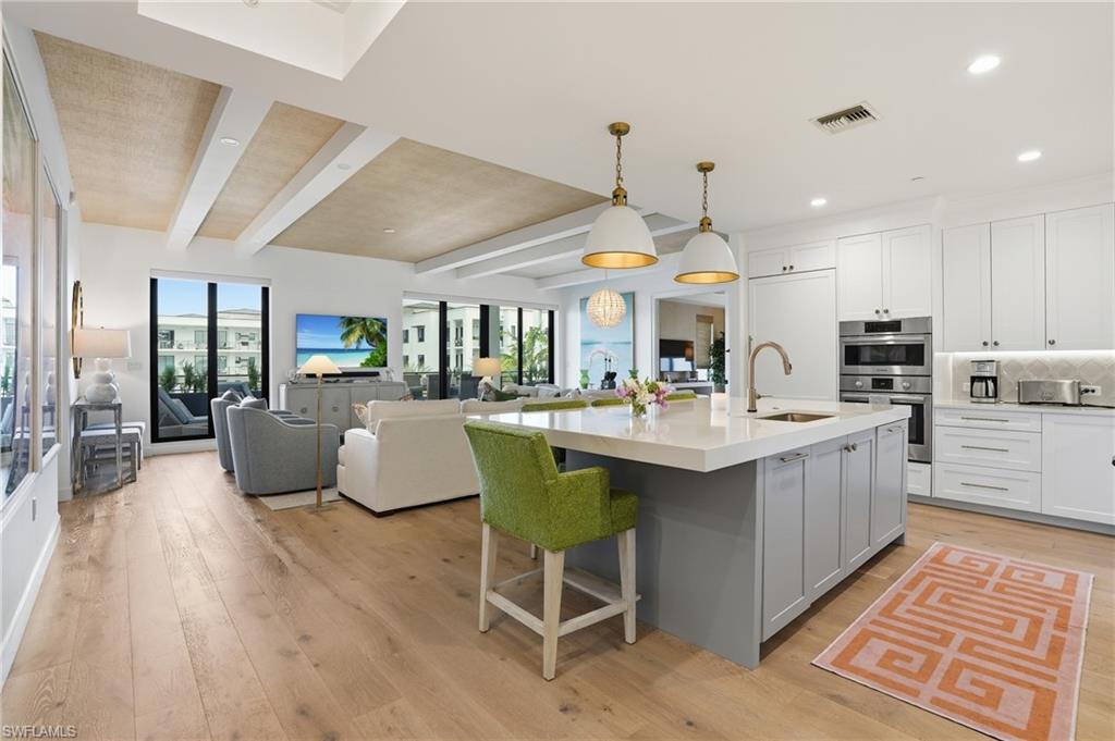 ELEVEN ELEVEN CENTRAL - Residential