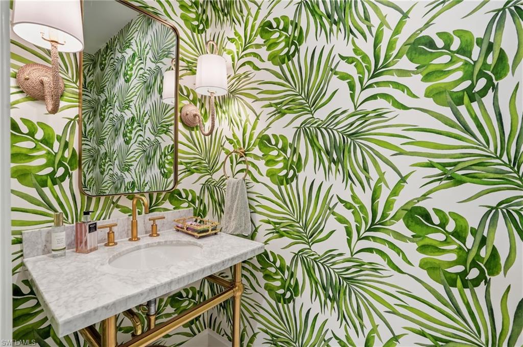 ELEVEN ELEVEN CENTRAL - Residential