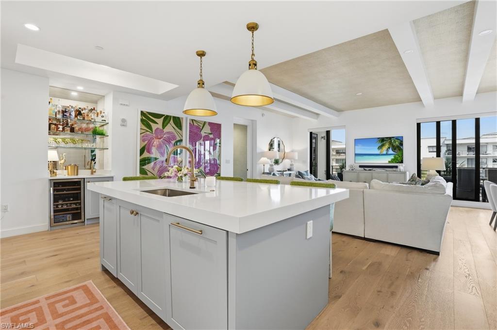 ELEVEN ELEVEN CENTRAL - Residential