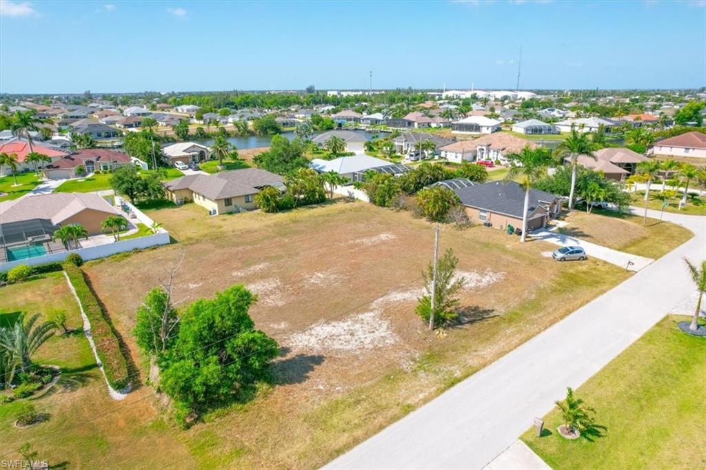 CAPE CORAL - Land
