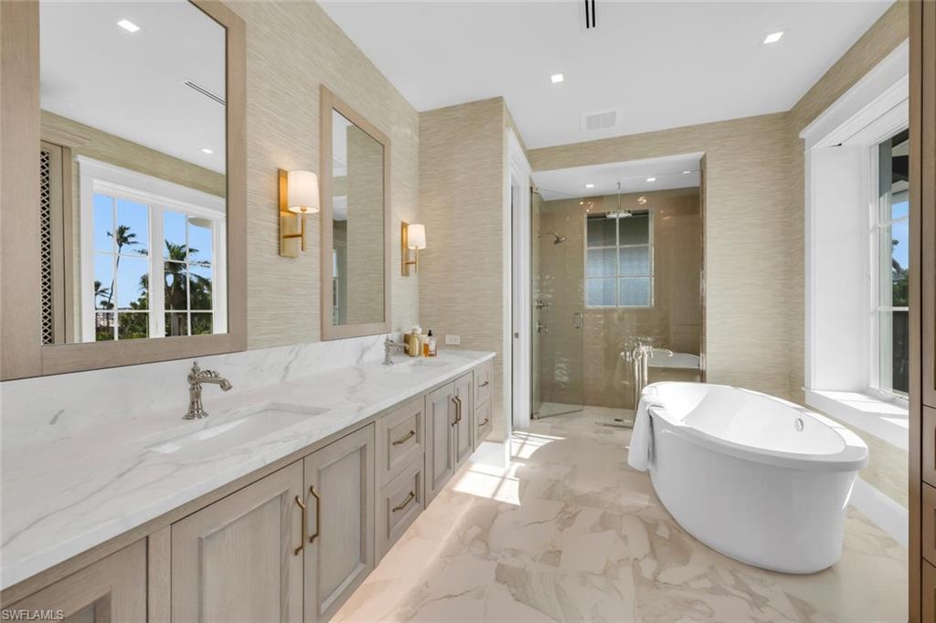 AQUALANE SHORES - Residential