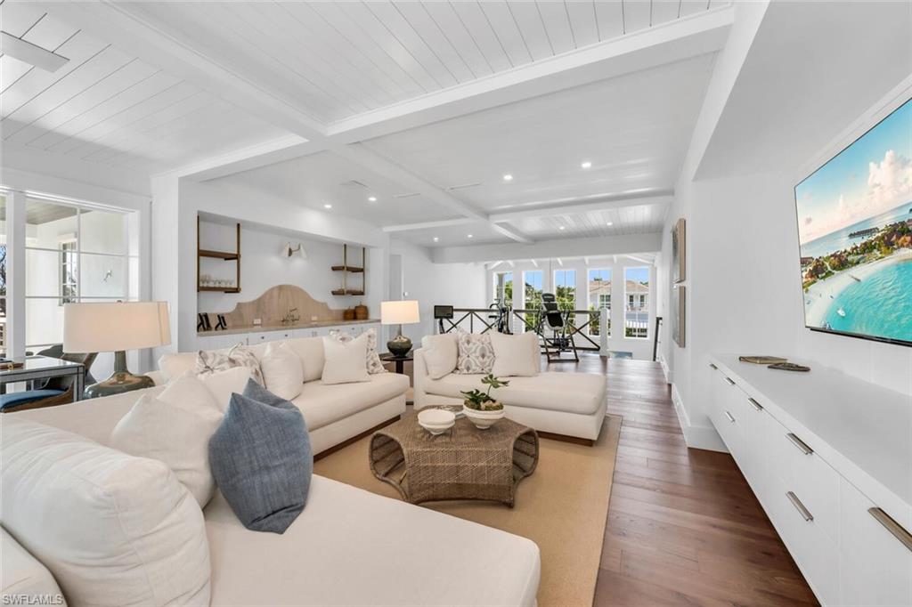 AQUALANE SHORES - Residential