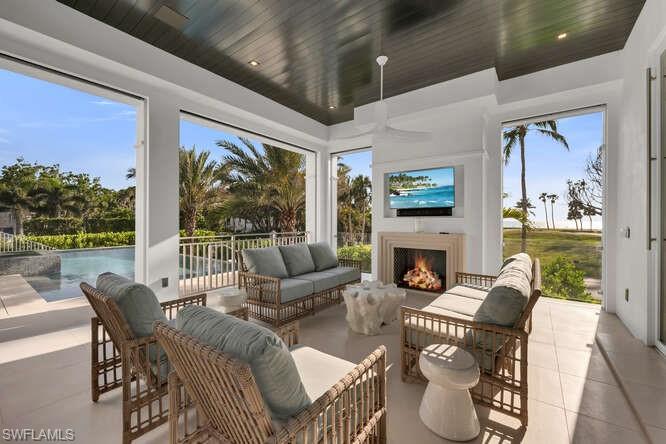 AQUALANE SHORES - Residential