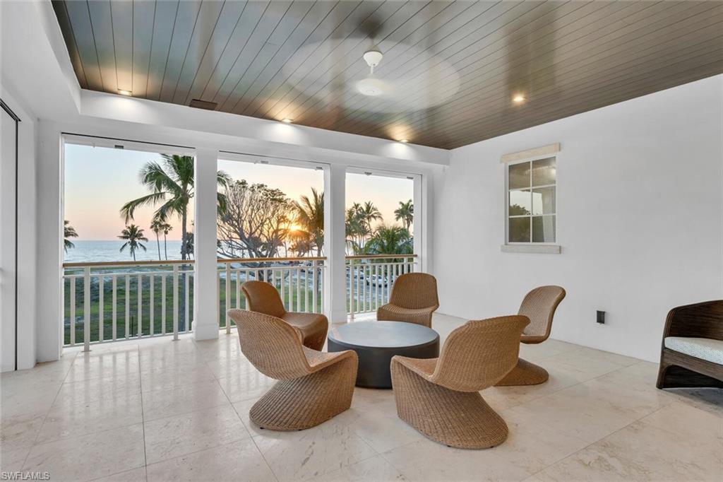 AQUALANE SHORES - Residential