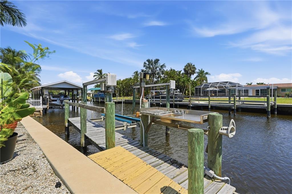 4837 Tarpon AVE