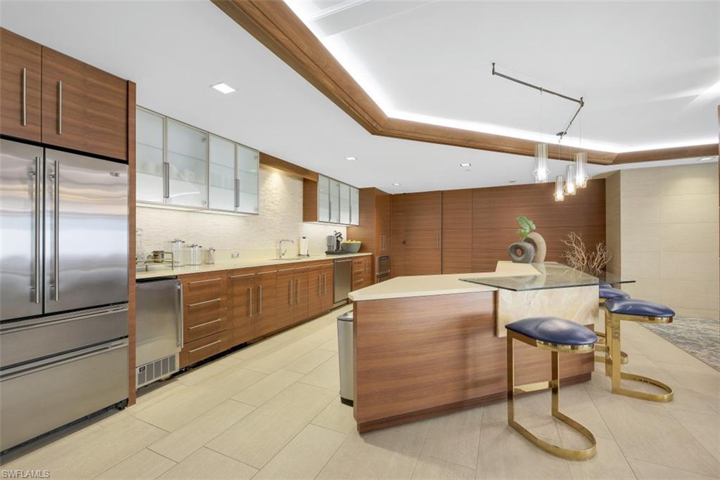 MONACO BEACH CLUB - Residential