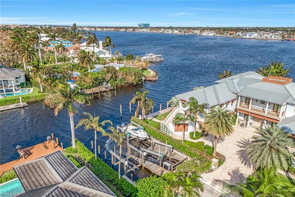 AQUALANE SHORES - Residential