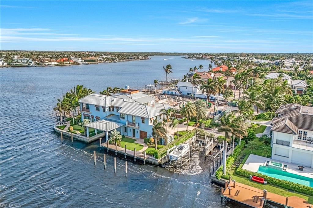 AQUALANE SHORES - Residential