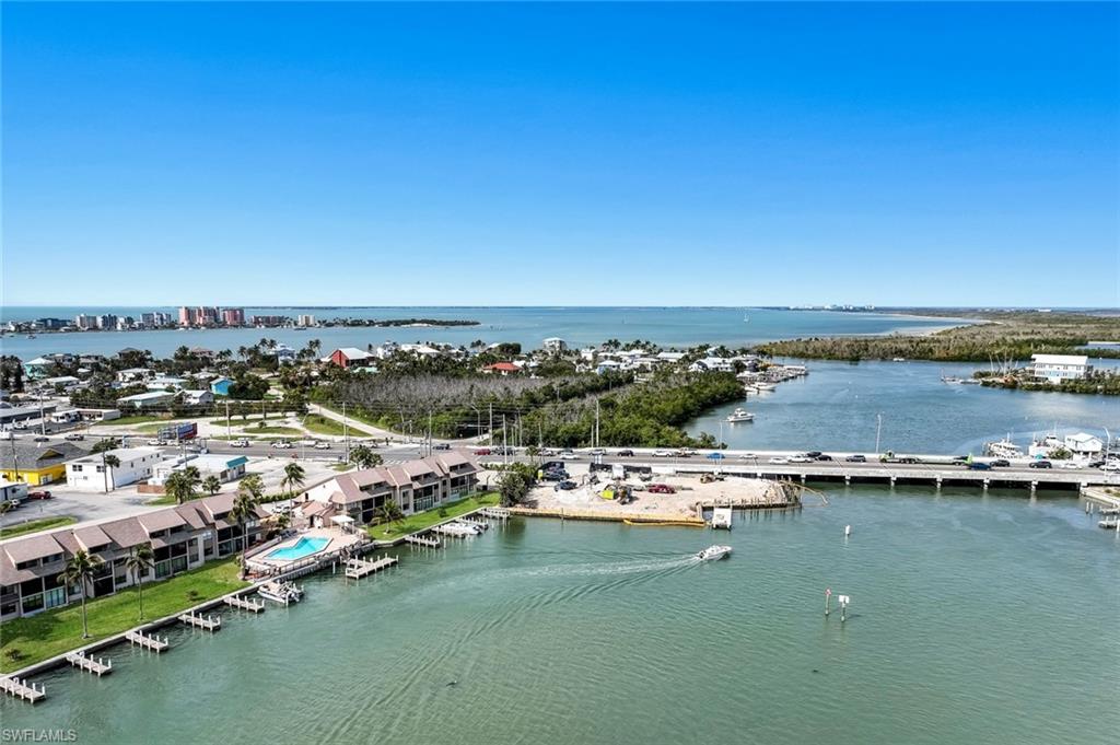 SPORTSMANS COVE YACHT & RACQUET CLUB - Residential