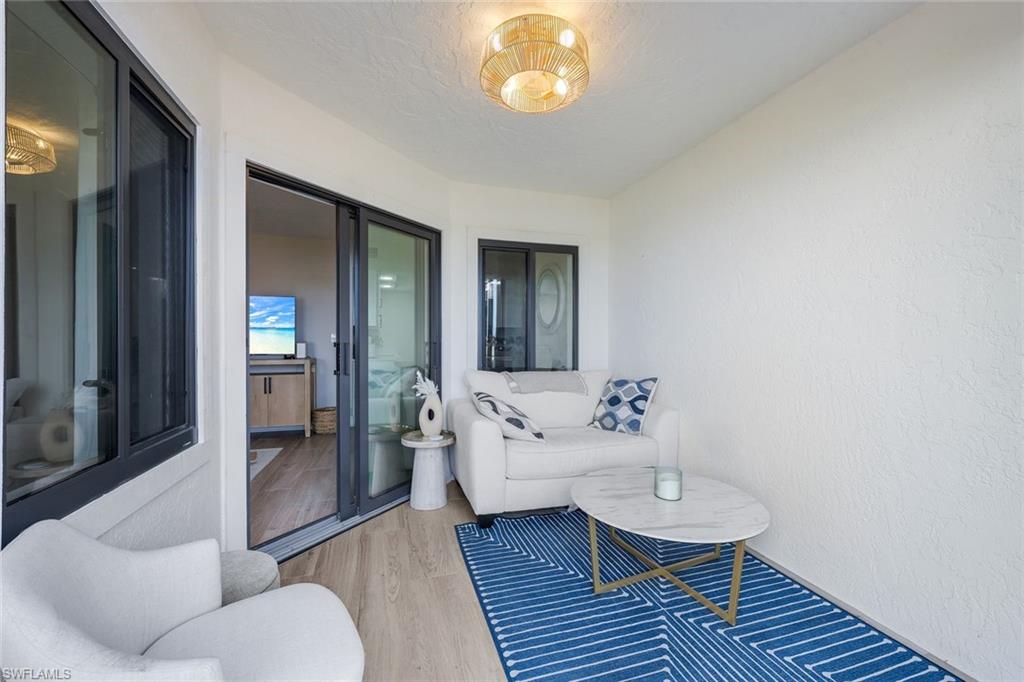 SPORTSMANS COVE YACHT & RACQUET CLUB - Residential