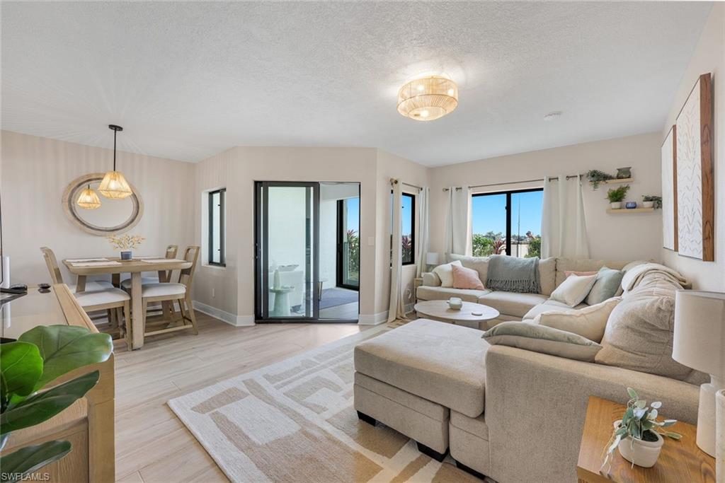 SPORTSMANS COVE YACHT & RACQUET CLUB - Residential