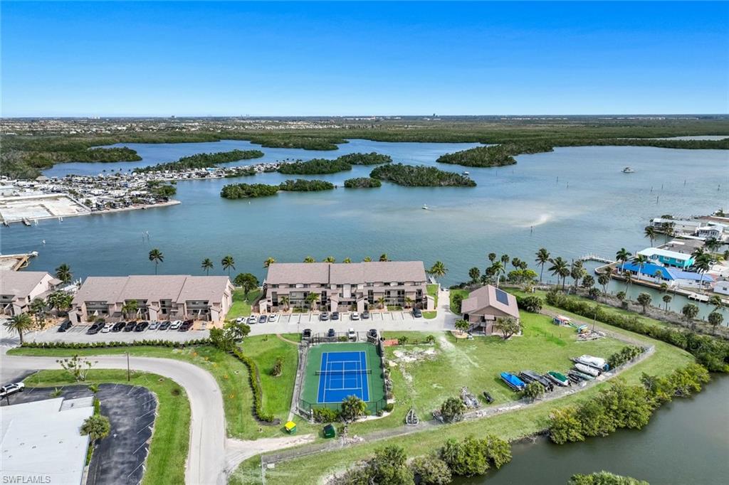 SPORTSMANS COVE YACHT & RACQUET CLUB - Residential
