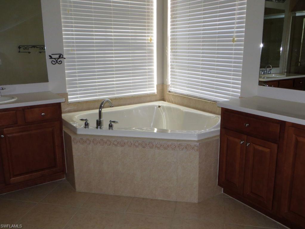 BOTANICA LAKES - Residential