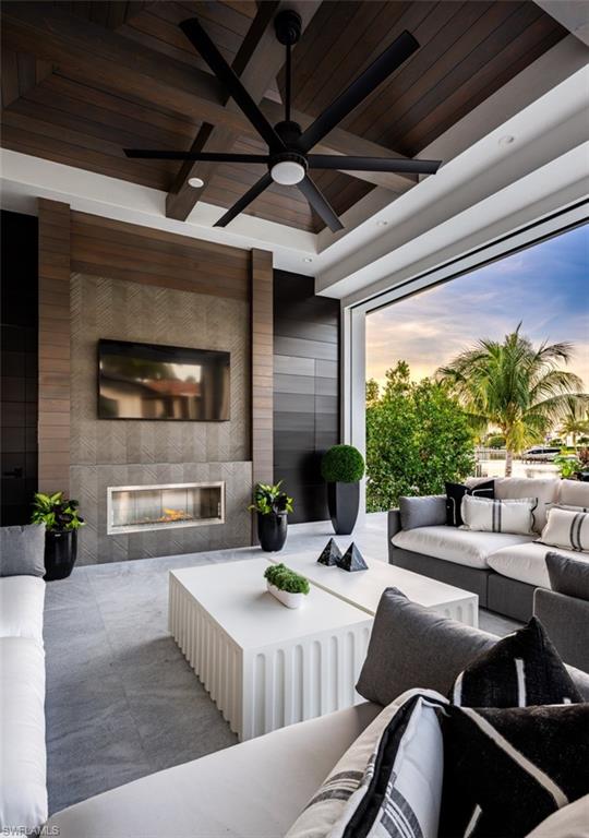 PARK SHORE - Residential