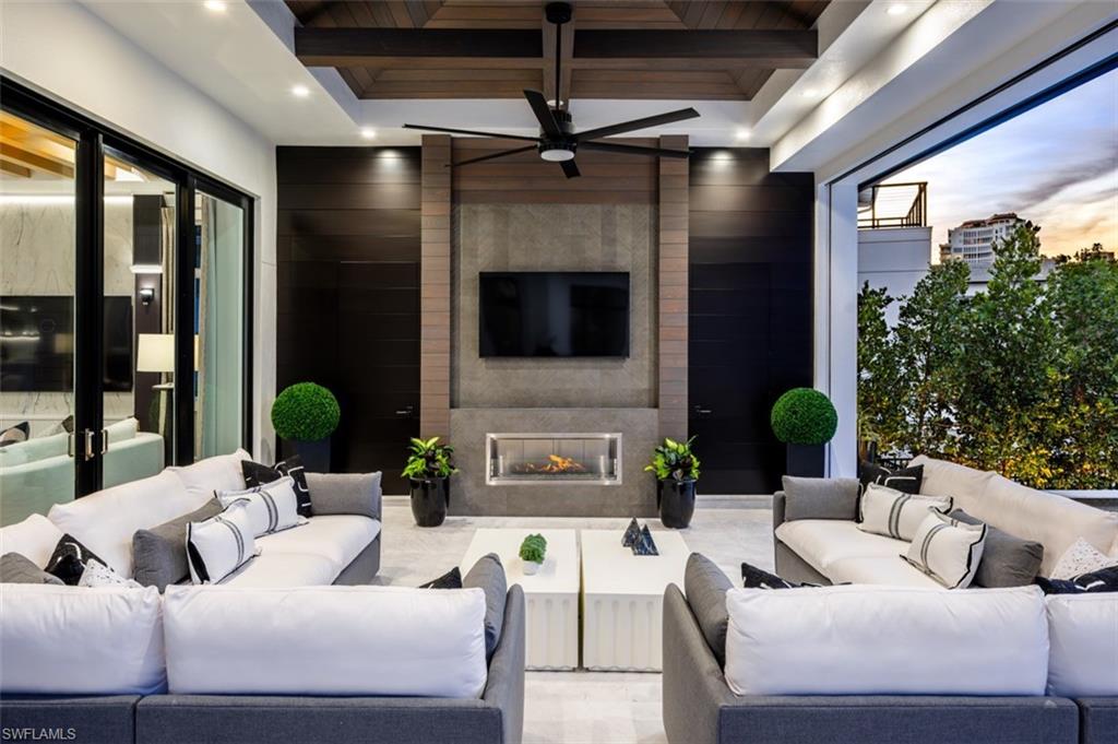 PARK SHORE - Residential