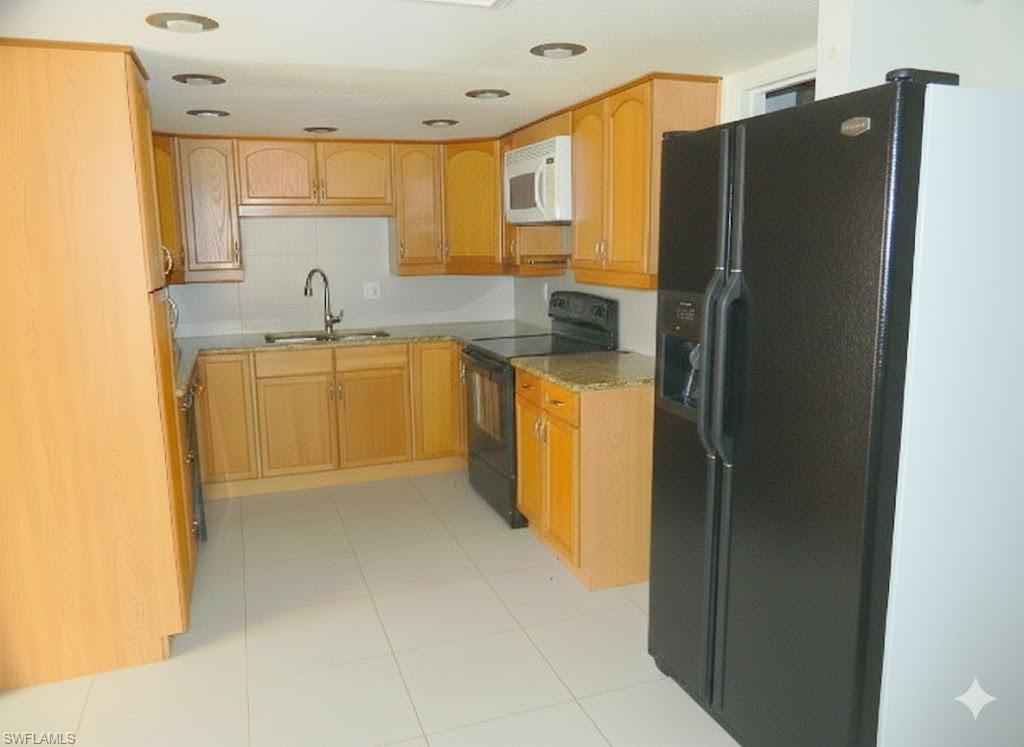 RIVERWALK COVE - Residential