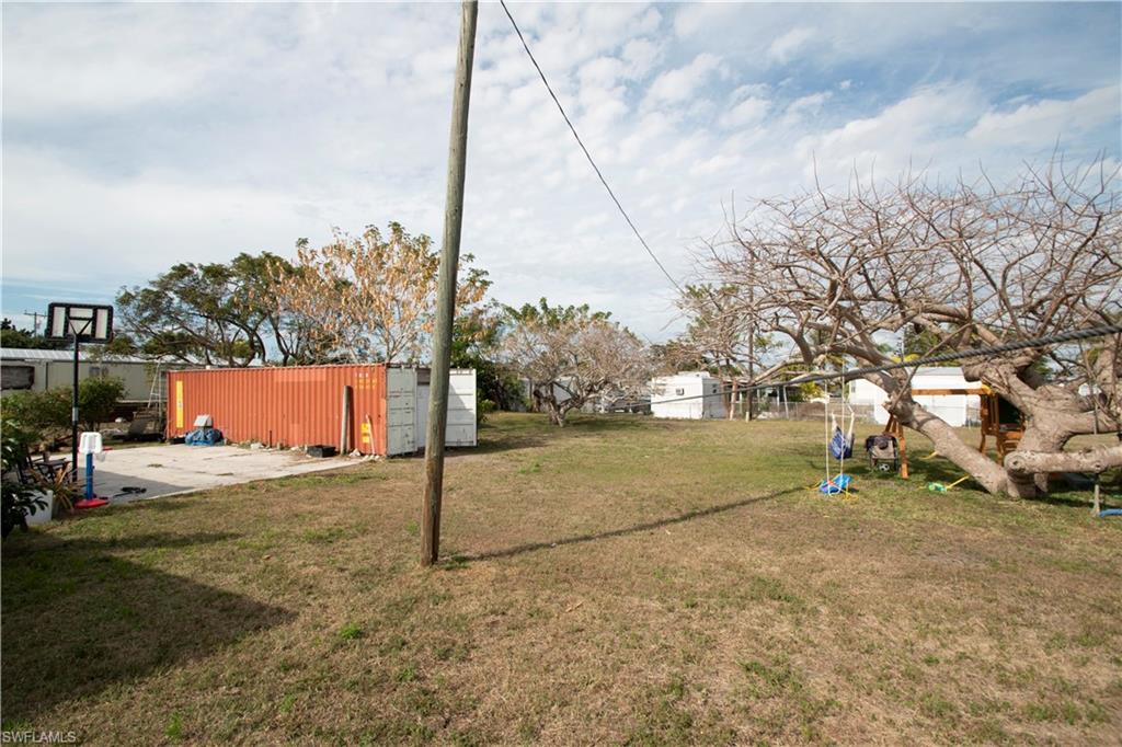 CHOKOLOSKEE - Residential