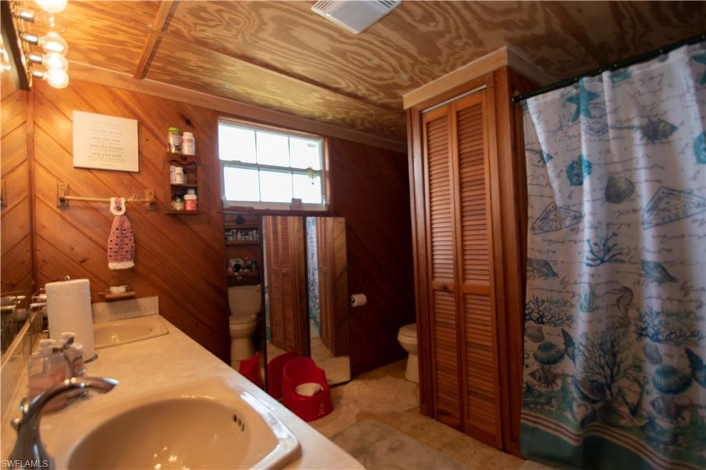 CHOKOLOSKEE - Residential